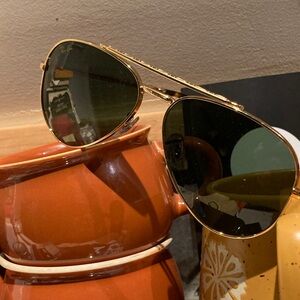 Ray-Ban Brown and Gold Sunglasses Temple Detail